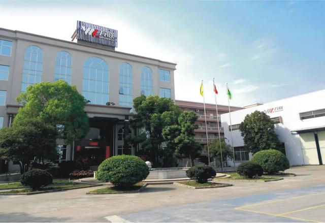 唐长江秘书长带队走访鹏辉能源，商谈协会建设和合作事宜